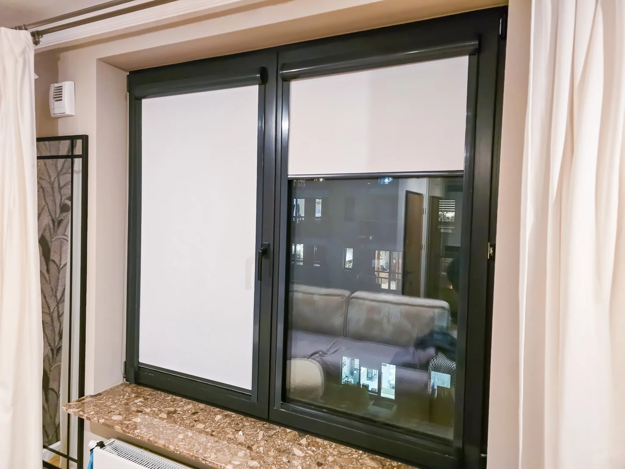 Nowoczesne rolety materiałowe, Warszawa, ujęcie 01