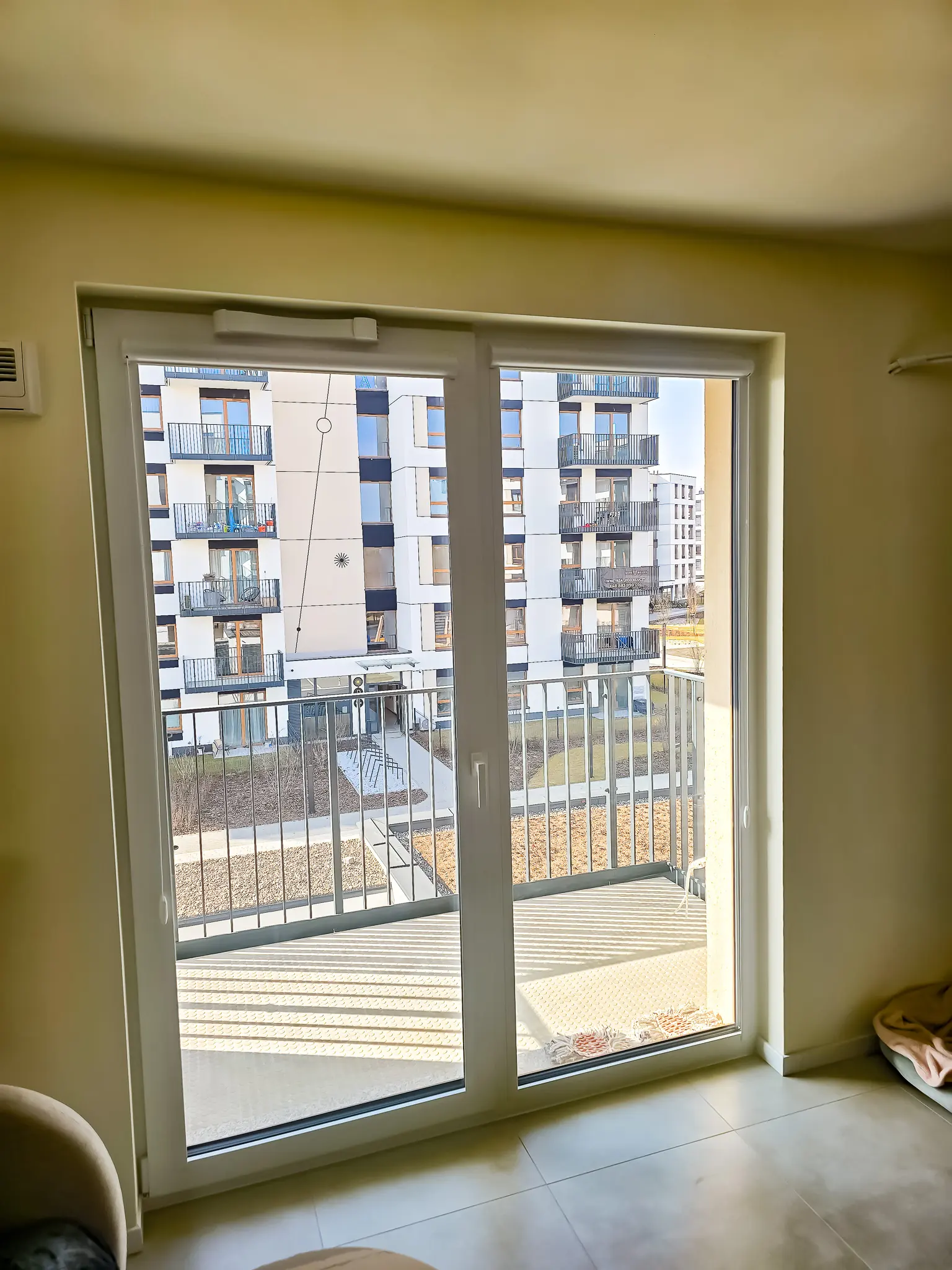 Rolety dzień i noc, montaż w Warszawie, ujęcie 01