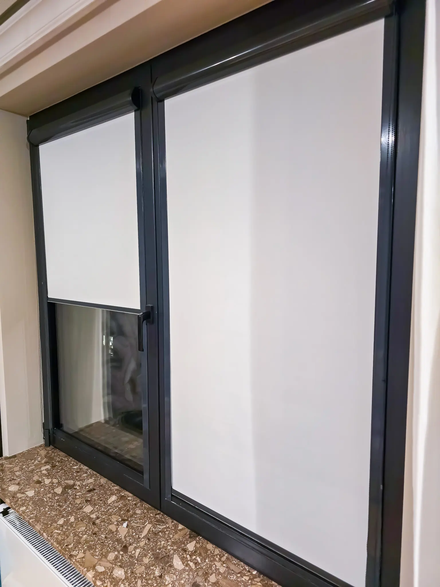 Rolety materiałowe okienne, Warszawa, ujęcie 01