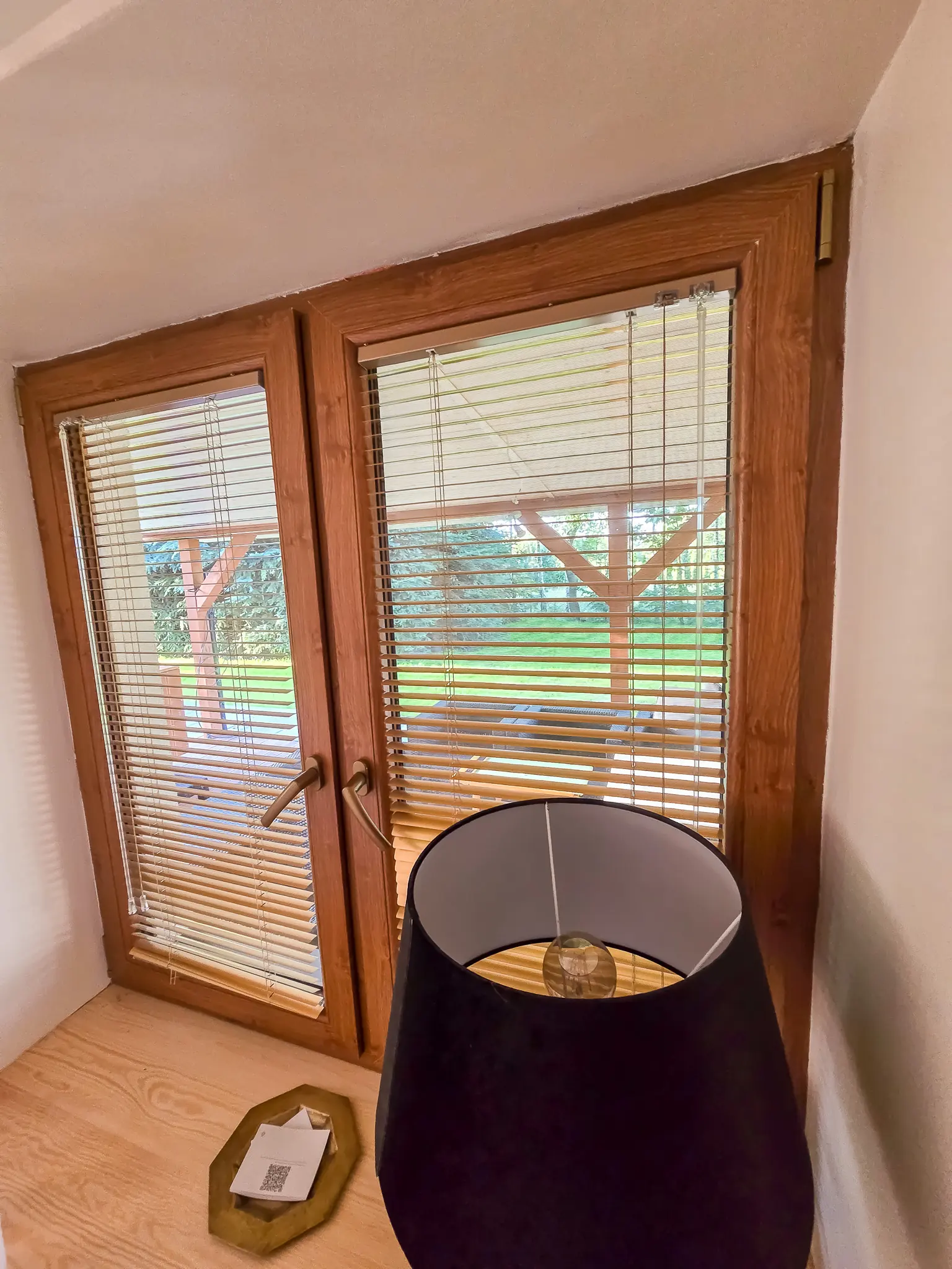 Żaluzje aluminiowe na wymiar, montaż w Warszawie, ujęcie 02