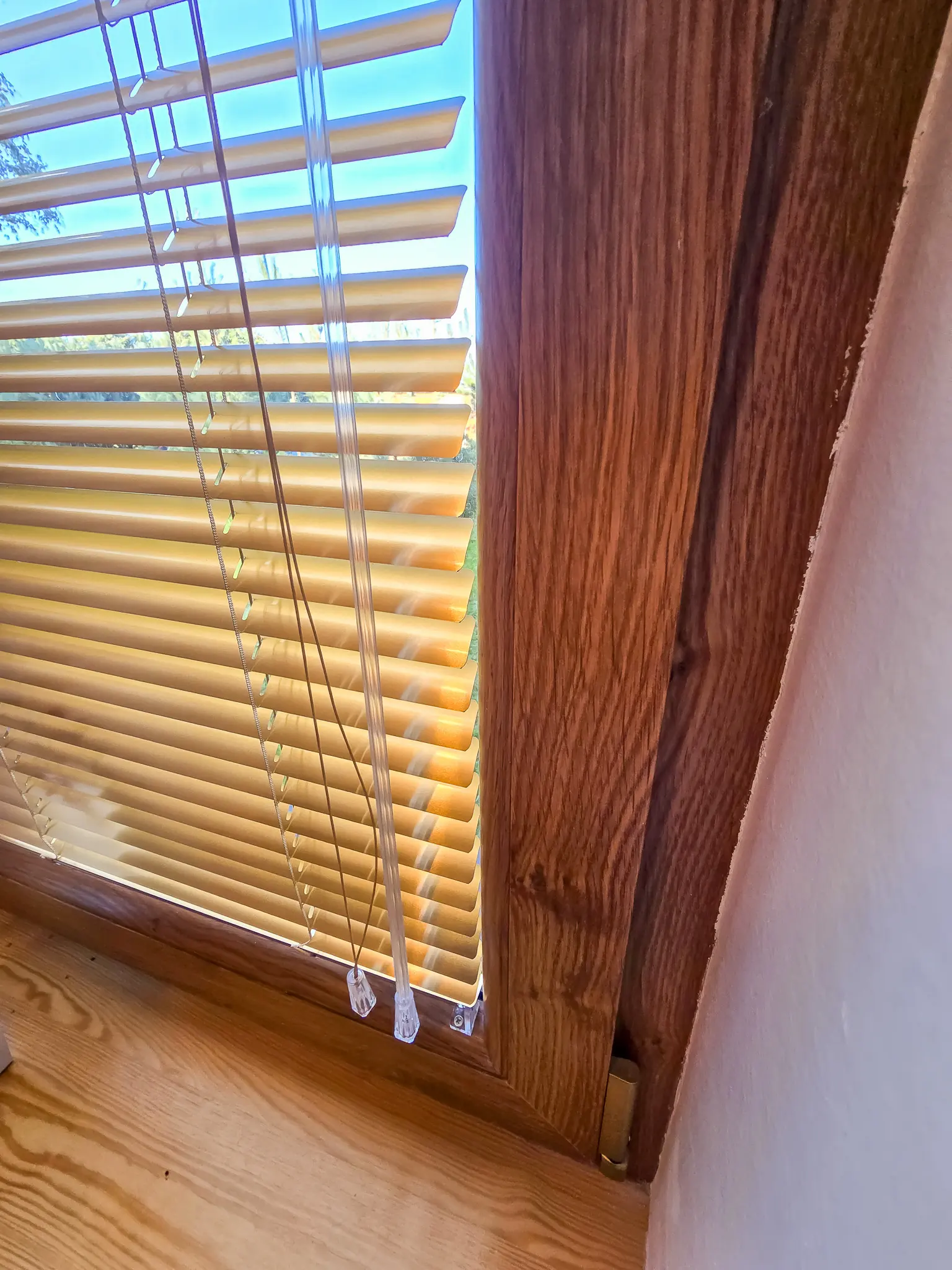 Żaluzje aluminiowe na wymiar, montaż w Warszawie, ujęcie 04