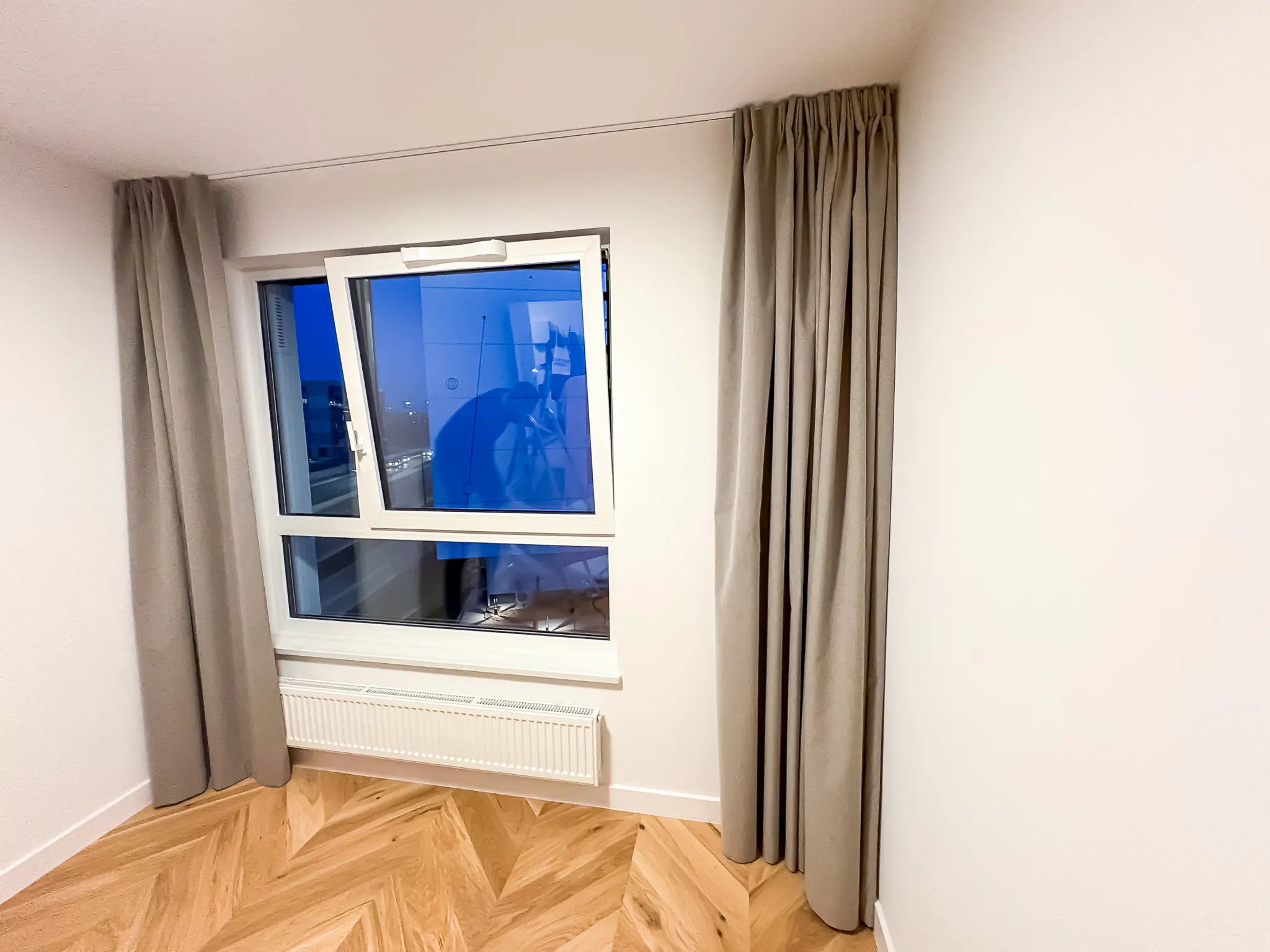 Zasłony na wymiar, montaż w Warszawie, ujęcie 01