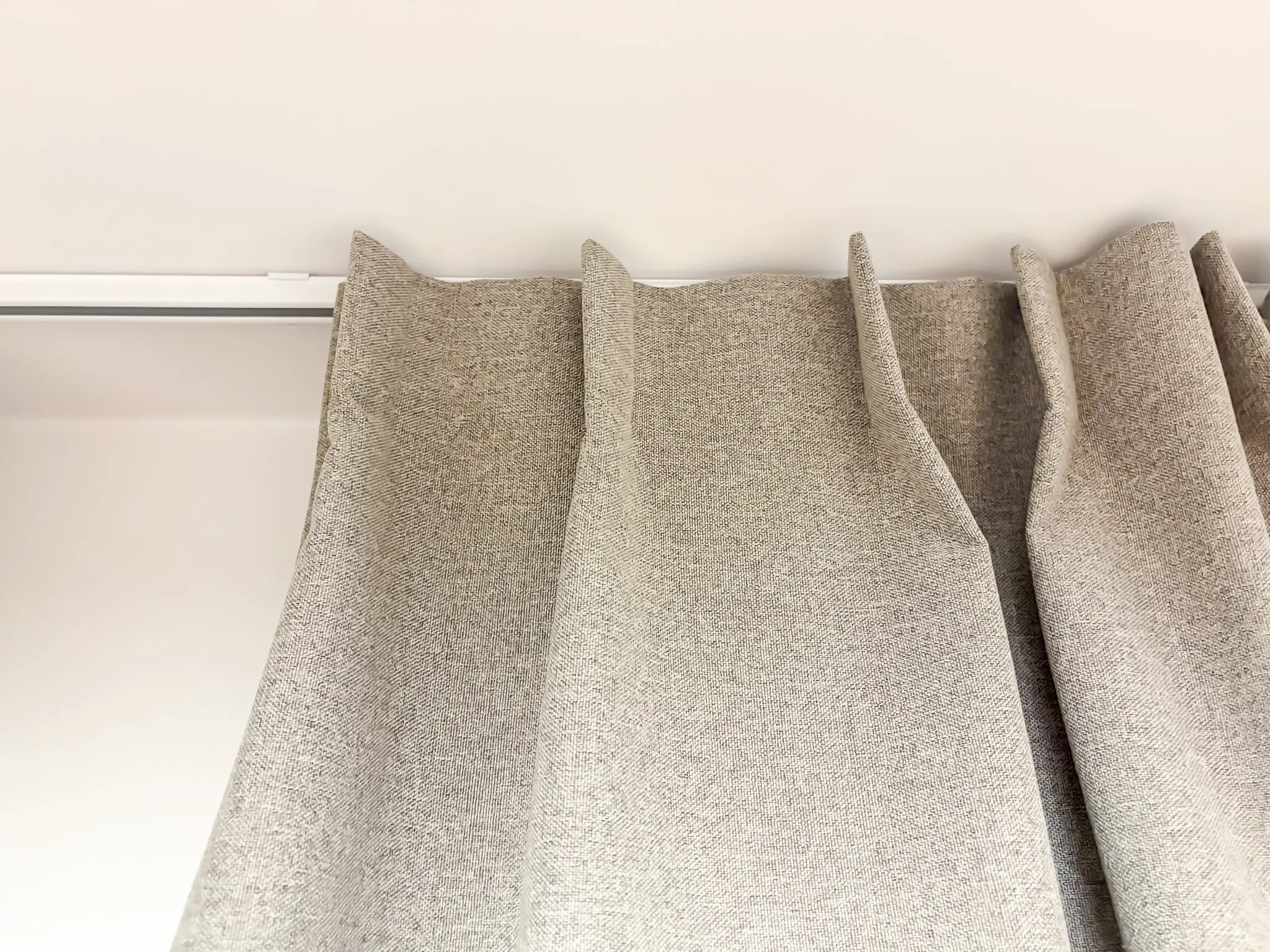 Zasłony na wymiar, montaż w Warszawie, ujęcie 03