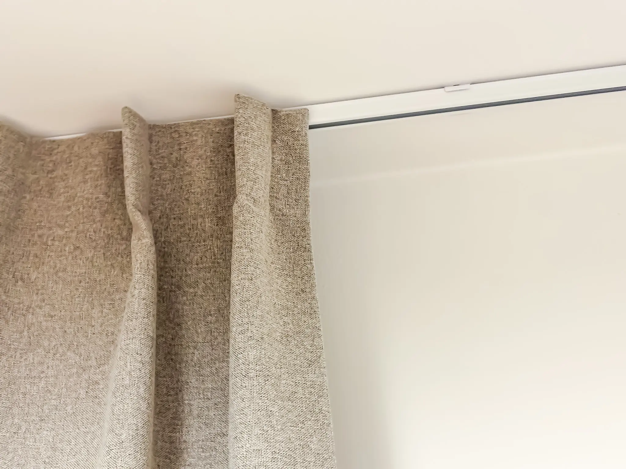 Zasłony na wymiar, montaż w Warszawie, ujęcie 04